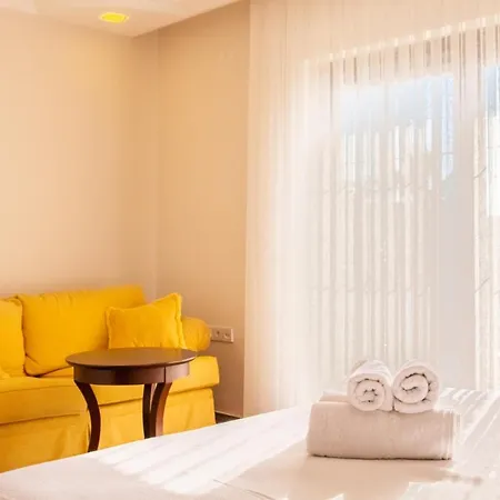 Villa Lux W Pool Garden 3 Min To Sea In Çeşme